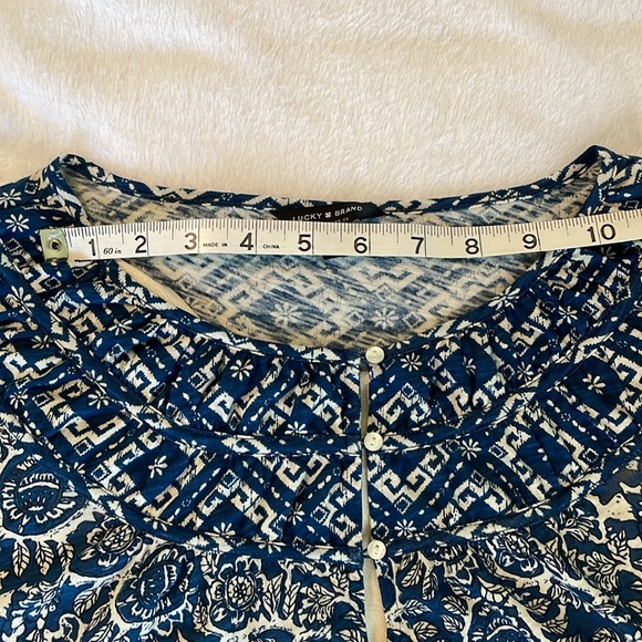 EUC  Breezy Lucky Brand Top - Picture 5 of 16